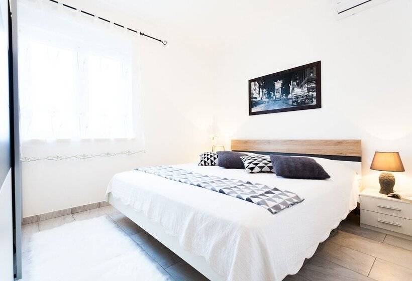 디럭스 룸, Guest House Mara