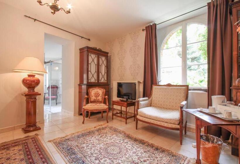 اتاق استاندارد با تخت بزرگ, Manoir Des Turets