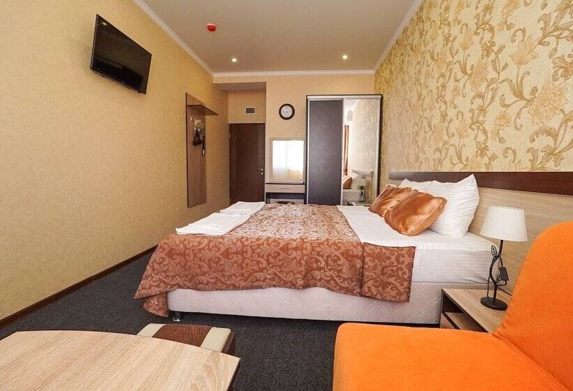 Quarto Triplo Estandar com Sacada, Bliznetsy Apart