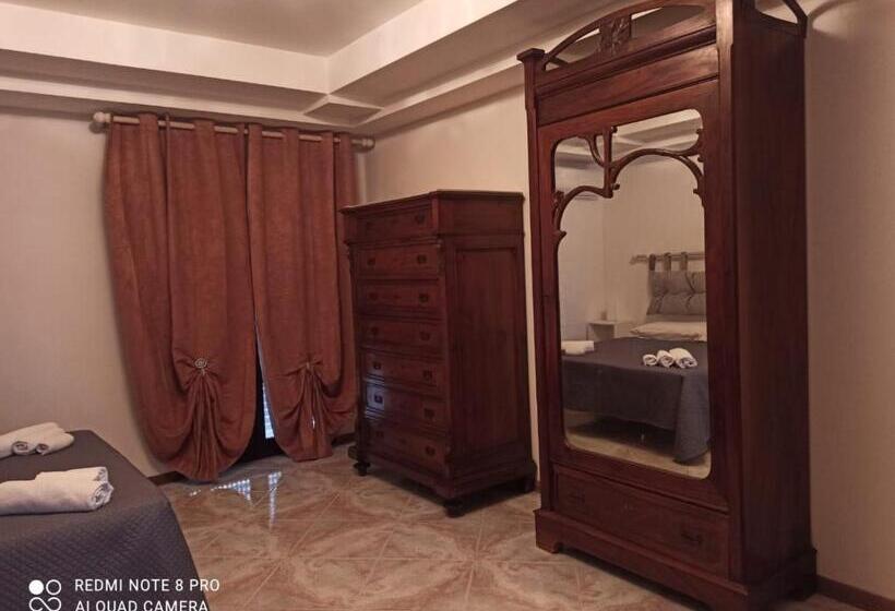Apartamento 1 Dormitório com Sacada, Casa Chiarenza