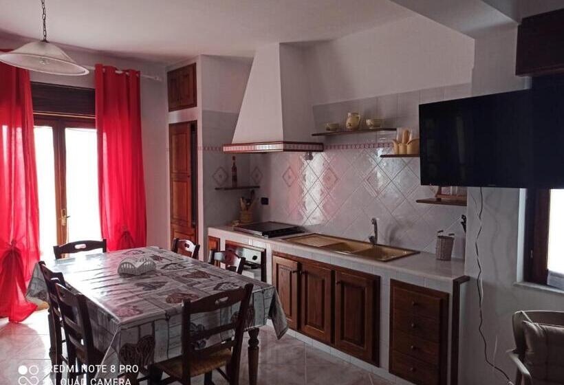 Apartamento 1 Dormitório com Sacada, Casa Chiarenza