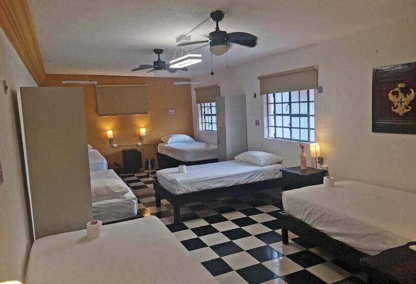 تختخواب در اتاق مشترک, Casa San Juan