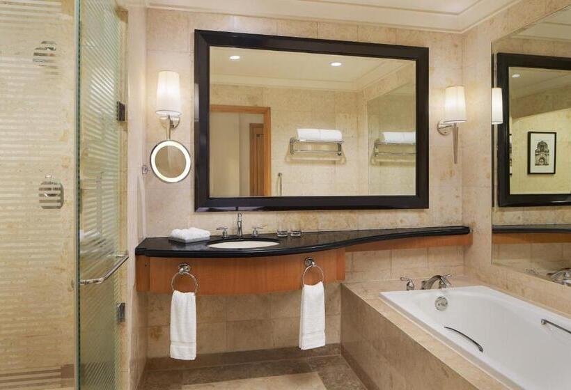 اتاق لوکس, Sheraton Manila Bay