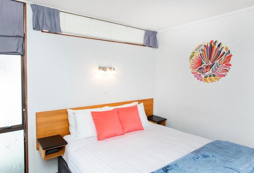 Апартаменты 1 Спальня с Балконом, Waikanae Beach Motel