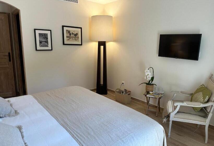 Quarto Estandar Primeiro Andar, Le Clos Des Sept Palmiers