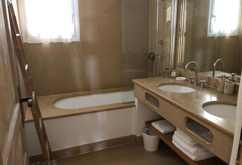 Quarto Estandar Primeiro Andar, Le Clos Des Sept Palmiers