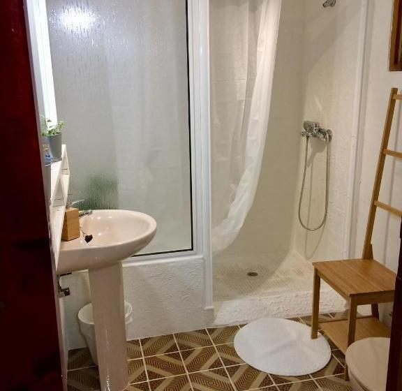 اتاق خانوادگی با سرویس بهداشتی مشترک, Guesthouse Ca Artù