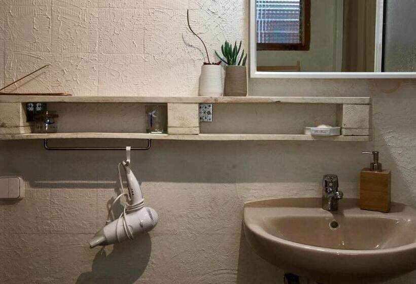 اتاق خانوادگی با سرویس بهداشتی مشترک, Guesthouse Ca Artù