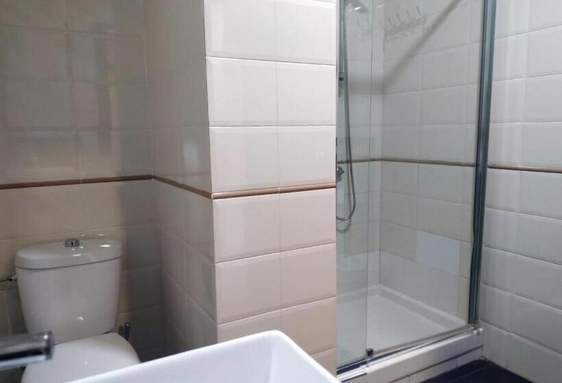 Четырехместный Номер Стандарт, Flats Friends Plaza De La Reina