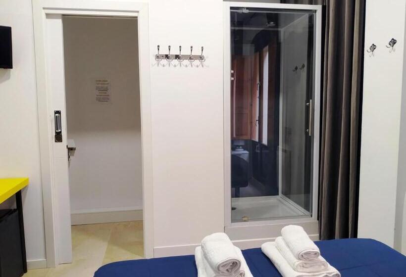 Номер Economy, Flats Friends Plaza De La Reina
