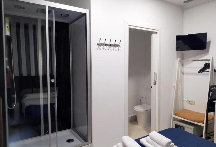 Номер Economy, Flats Friends Plaza De La Reina