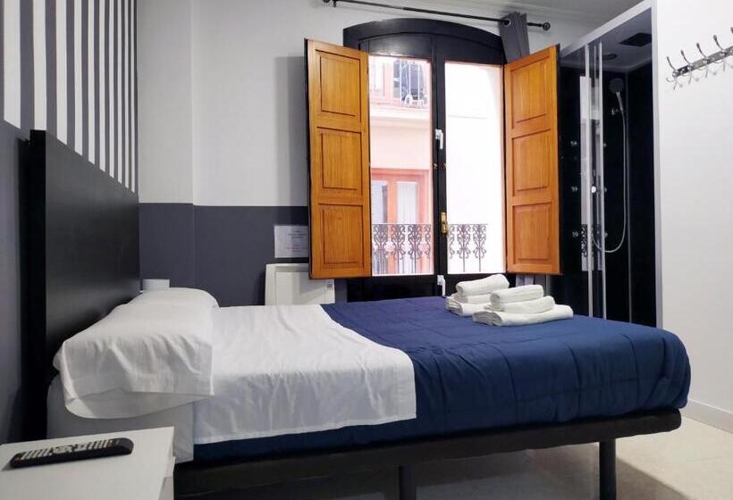 Номер Economy, Flats Friends Plaza De La Reina