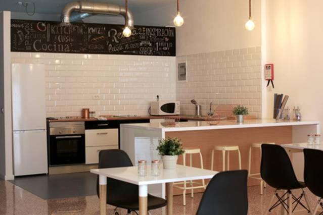 تختخواب در اتاق مشترک, Trevejo Hostel