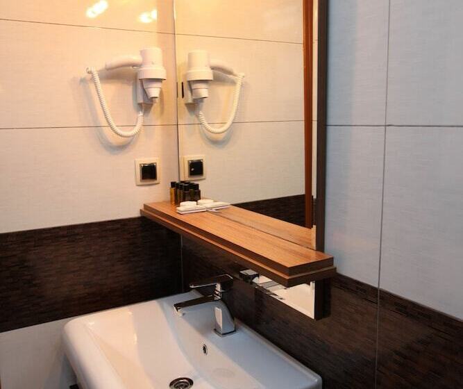 Номер Стандарт Трехместный, Grand Akçalı Otel