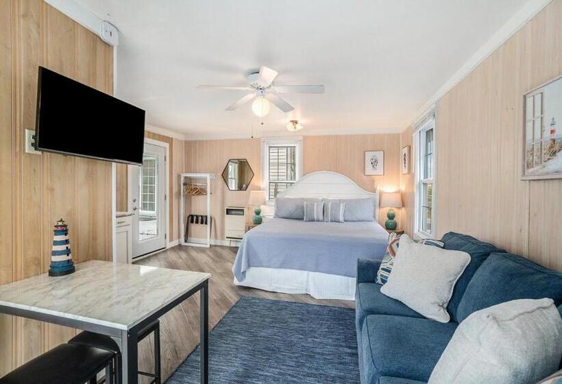 Студия Deluxe, Waters View Inn