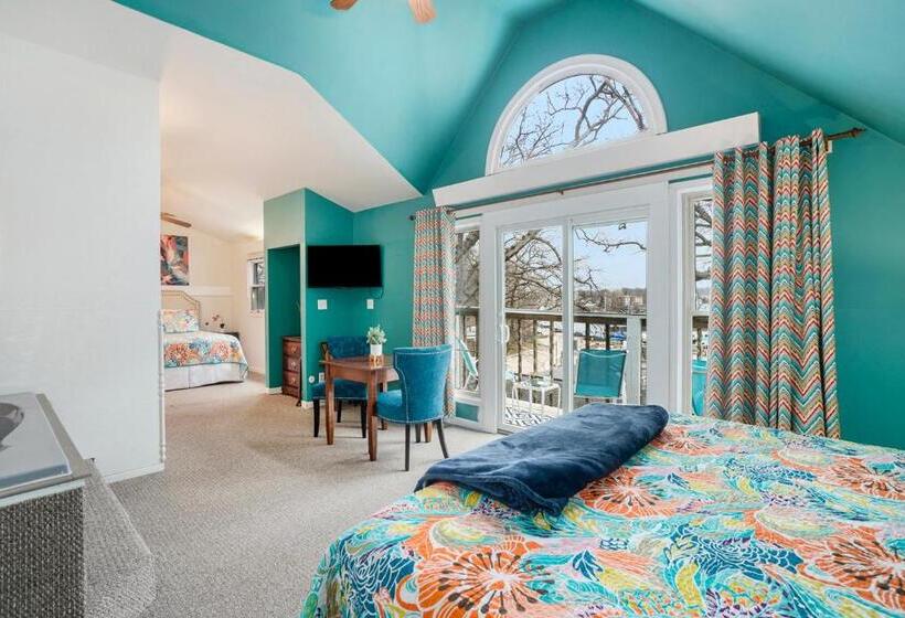 Люкс Повышенной Комфортности, Waters View Inn
