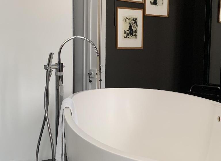 Полулюкс Повышенной Комфортности, Hôtel Particulier Le 28
