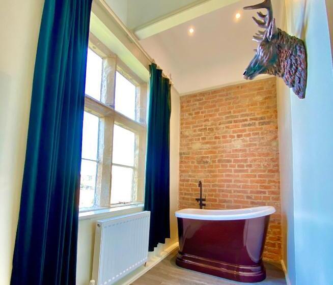 Полулюкс Вид на Сад, Ruswarp Hall   Whitby