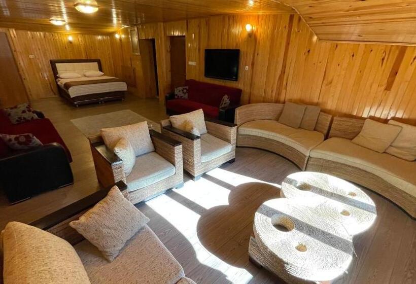 سوئیت با تخت بزرگ, Ozkan Otel