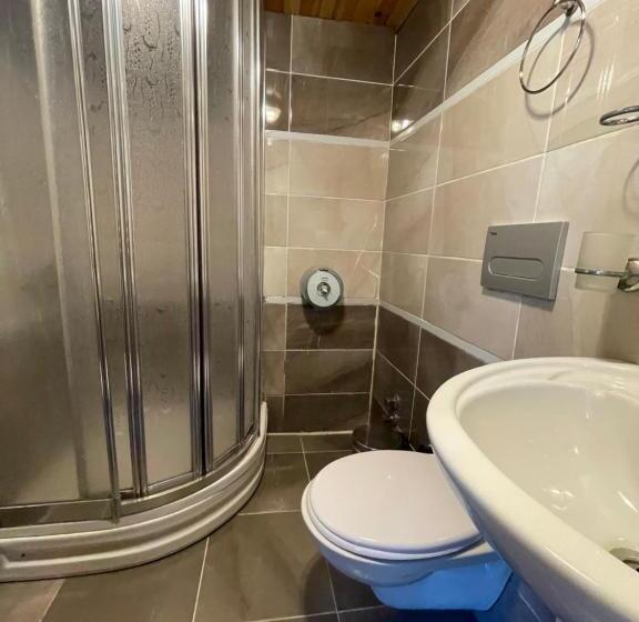 اتاق استاندارد با چشم‌انداز دریاچه, Ozkan Otel
