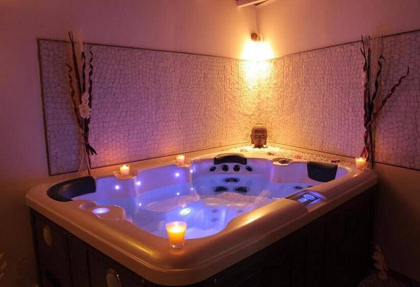 سوئیت با وان آب گرم, La Paillote Exotique Spa
