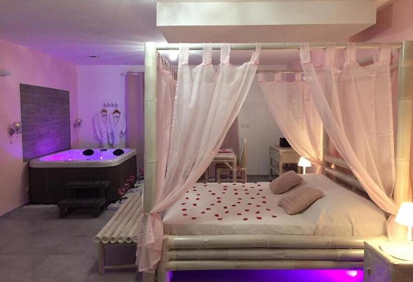 سوئیت با وان آب گرم, La Paillote Exotique Spa