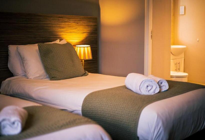 اتاق استاندارد, Three Horseshoes Inn