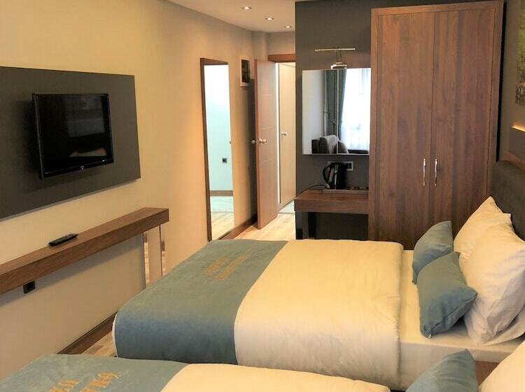 اتاق استاندارد سه نفره, Onal Motel