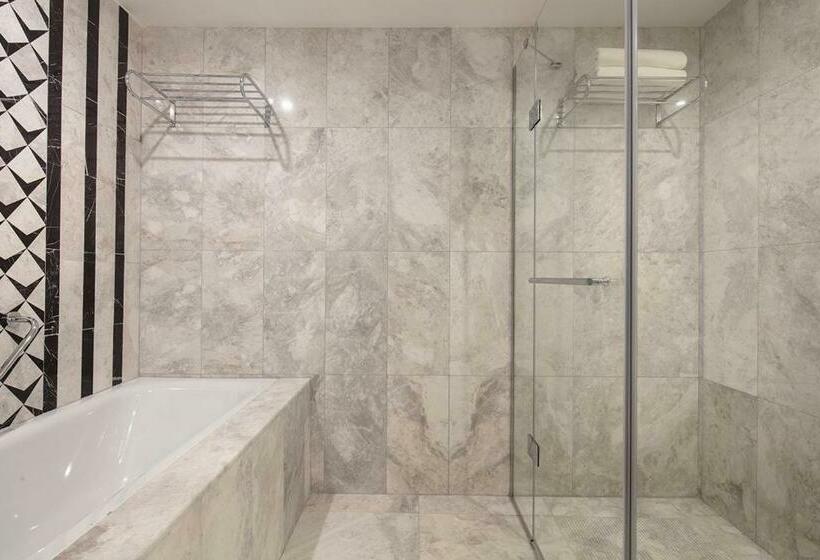 스위트 킹사이즈 침대, Doubletree By Hilton Afyonkarahisar