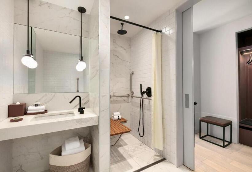 Номер Стандарт Адаптированный для Инвалидов, Indigo   Williamsburg   Brooklyn, An Ihg