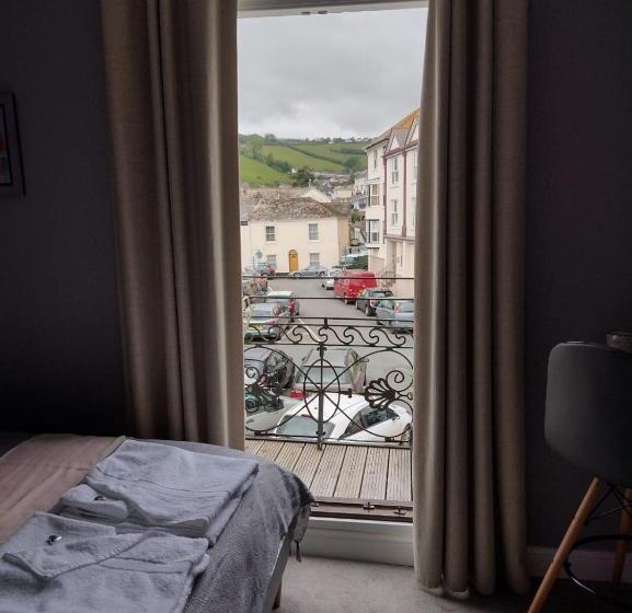 Quarto Estandar com Sacada, Millpool House