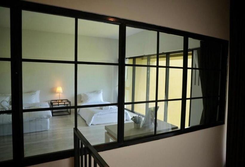 Люкс Дюплекс, T Rex Buriram Boutique Hotel New Hotel In Buriram