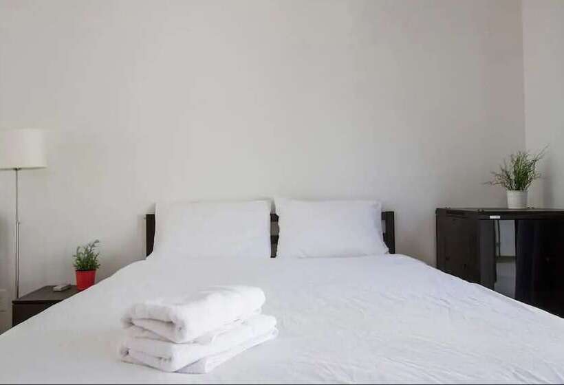 آپارتمان لوکس 1 خوابه, Airport Hotel Kampala   Entebbe