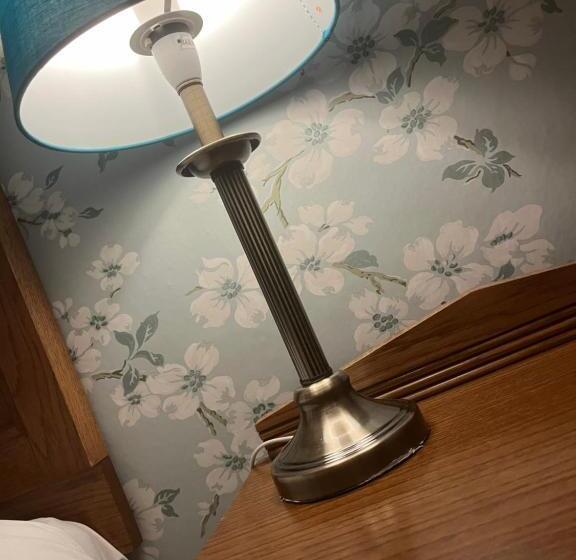 Quarto Familiar, The Bull