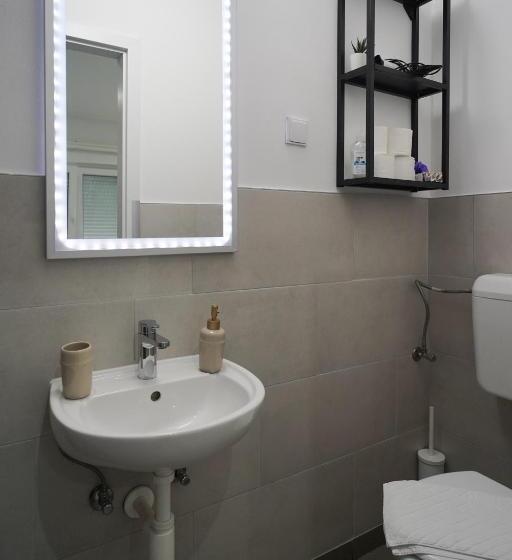 آپارتمان 1 خوابه با بالکن, Apartments Choice