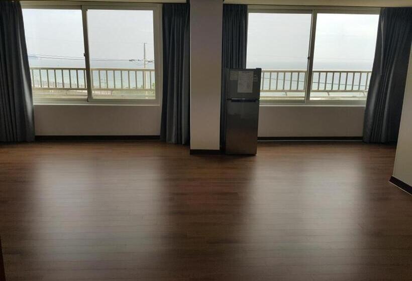 Family Suite, Mangsang Beach Pension
