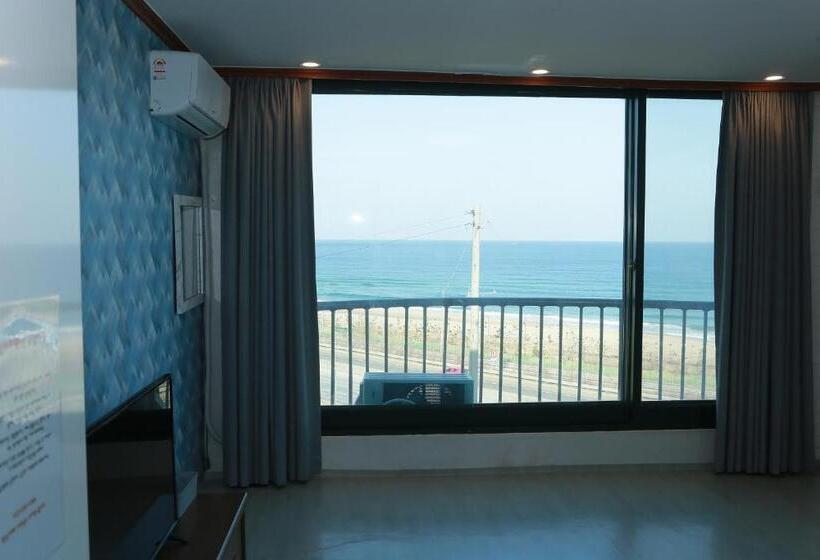 Семейный Номер Вид на Море, Mangsang Beach Pension