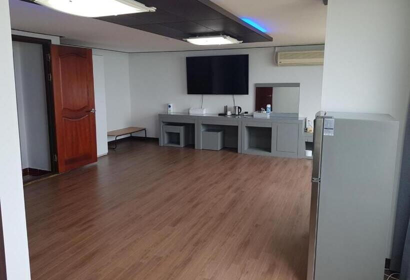 Family Suite, Mangsang Beach Pension