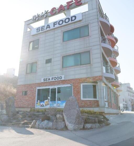 Семейный Номер Вид на Море, Mangsang Beach Pension