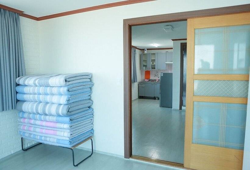 Family Suite, Mangsang Beach Pension