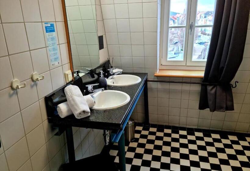 Quarto Quádruplo Estandar, Gasthof Gästehaus Am Storchenturm