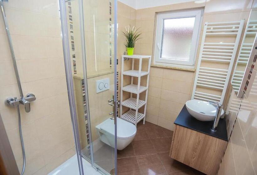 آپارتمان 1 خوابه با چشم‌انداز باغ, Apartments Silvano 407