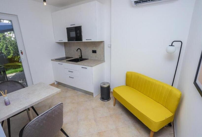آپارتمان 1 خوابه با چشم‌انداز باغ, Apartments Silvano 407