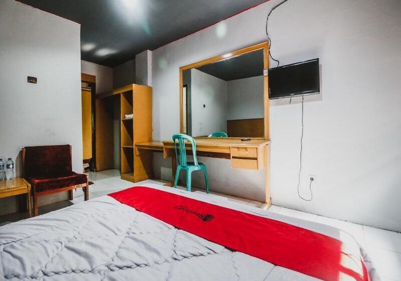 Номер Стандарт, Reddoorz Plus Near Rscm Jakarta