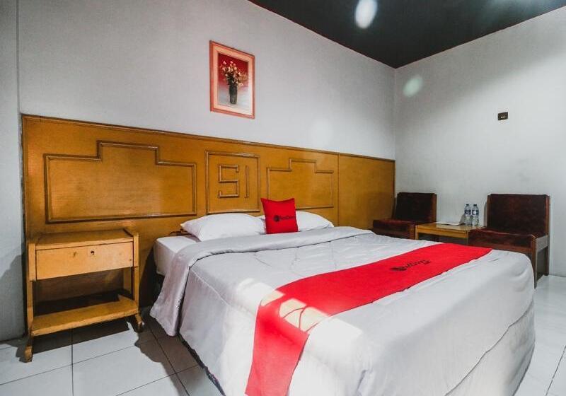 Номер Стандарт, Reddoorz Plus Near Rscm Jakarta