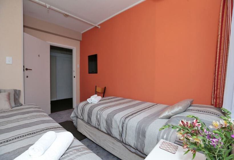 스탠다드 룸 공동 욕실, Wakatu Lodge   Hostel