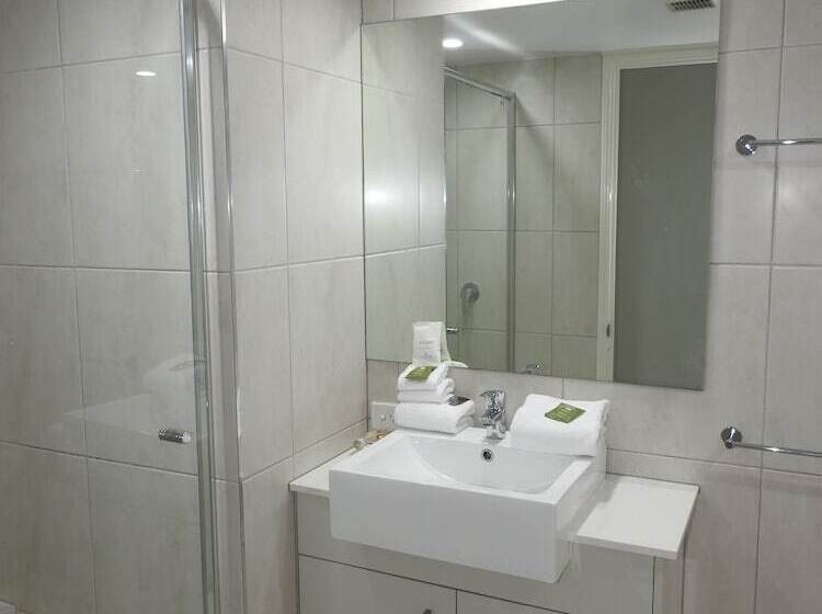 Апартаменты 2 Спальни, On The River Apartments