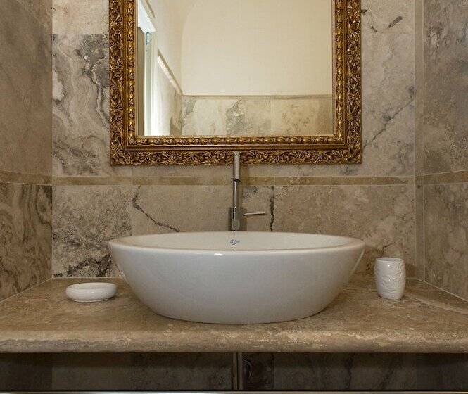 اتاق لوکس با وان آب گرم, Relais Dei Mercanti B&b And Suites