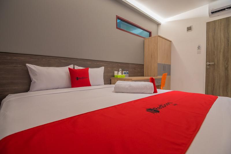 Номер Deluxe, Reddoorz Near Taman Rejomulyo