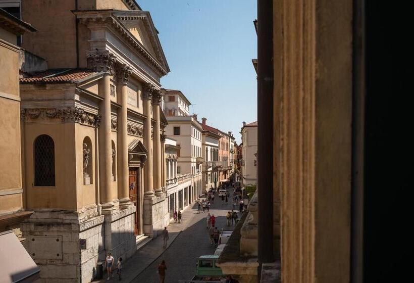 سوییت جونیور, Palazzo Scamozzi